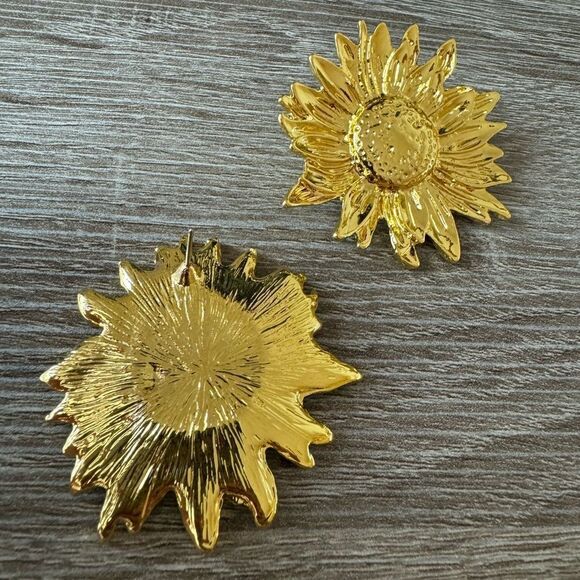 Sunflower stud earrings N677 - Picture 4 of 5
